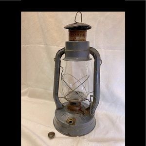 1930s antique oil lamp